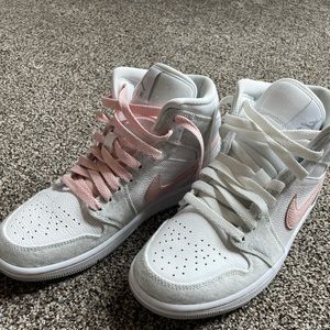 Jordan 1 Mid light iron ore
